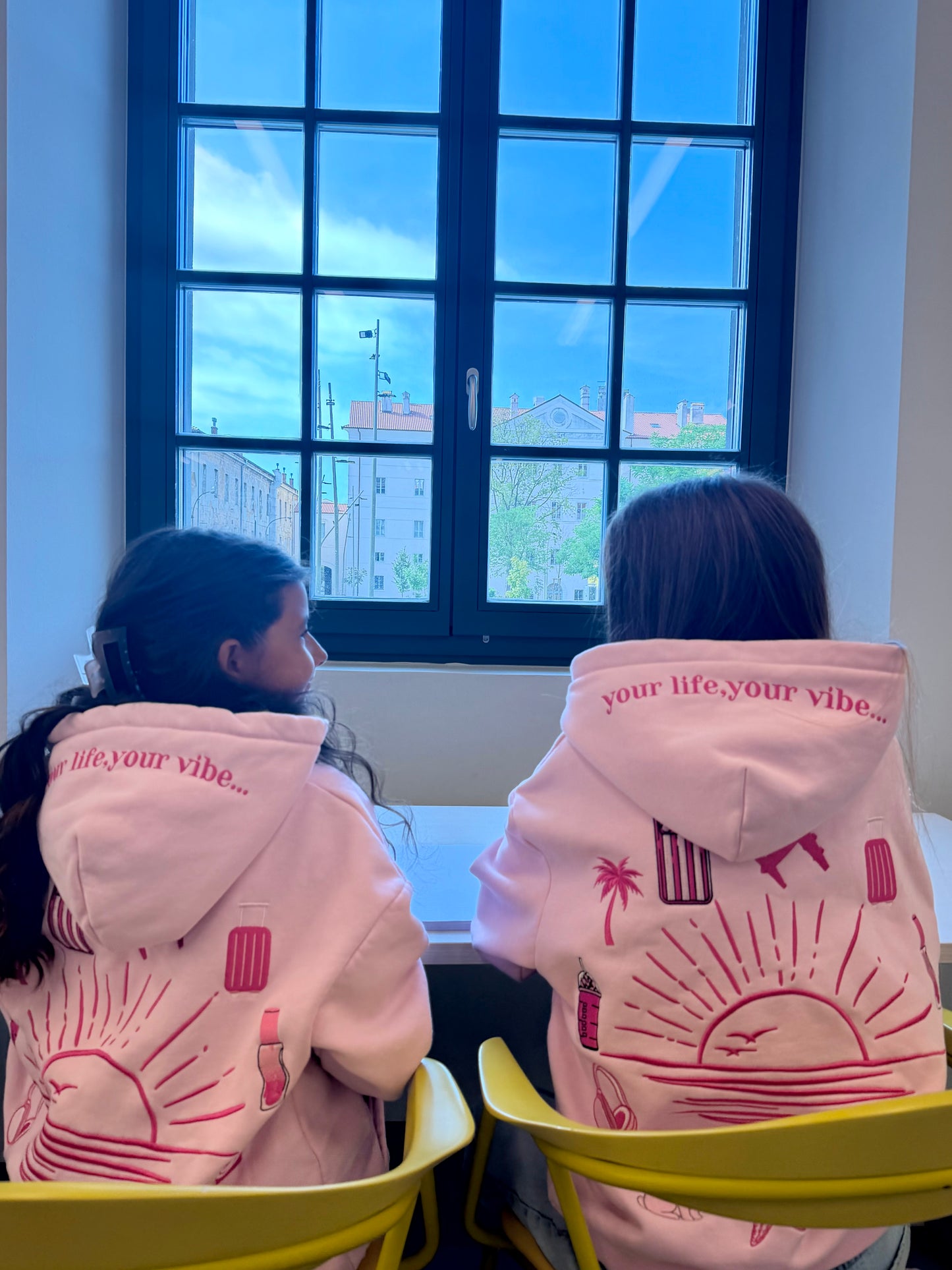 "My vibe" hoodie in Cotton Candy