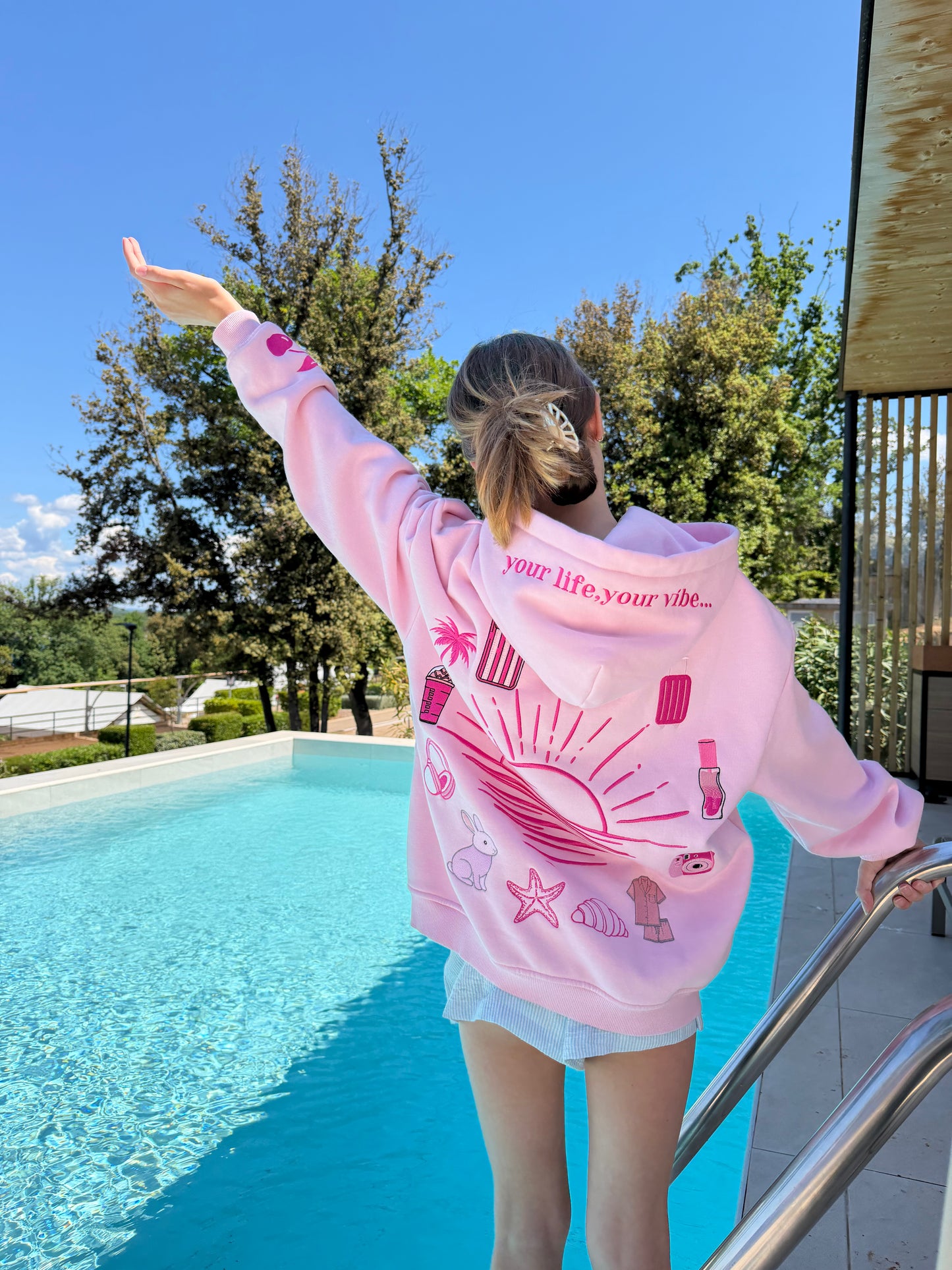 "My vibe" hoodie in Cotton Candy