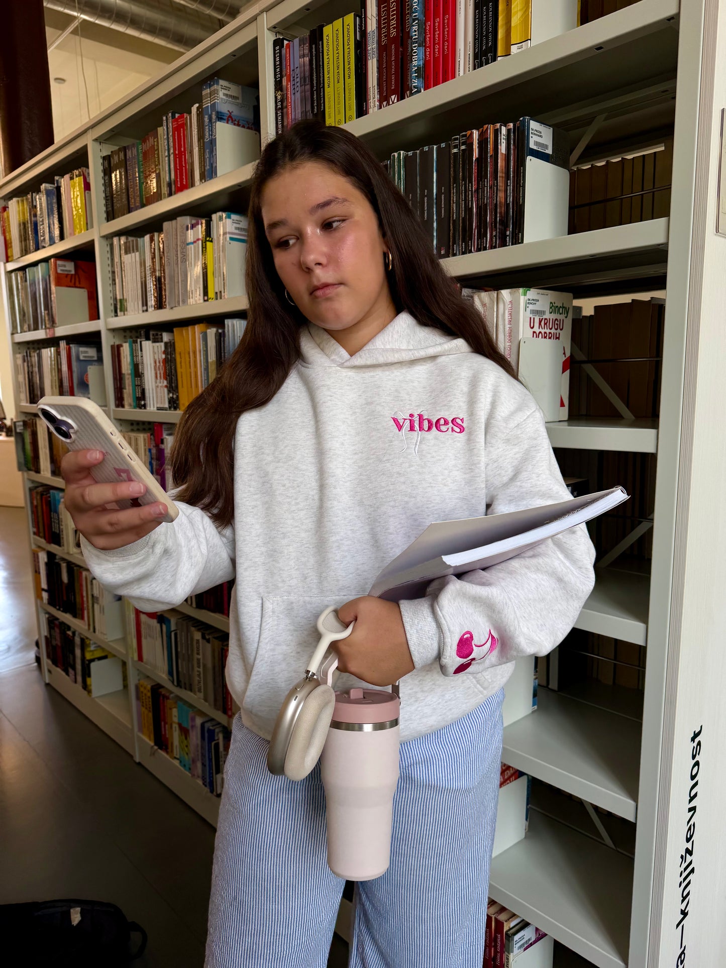 "My vibe" hoodie in Cloud Grey